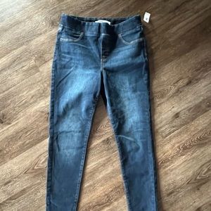 Old navy brand new rockstar jeggings. Dark blue. Never worn.